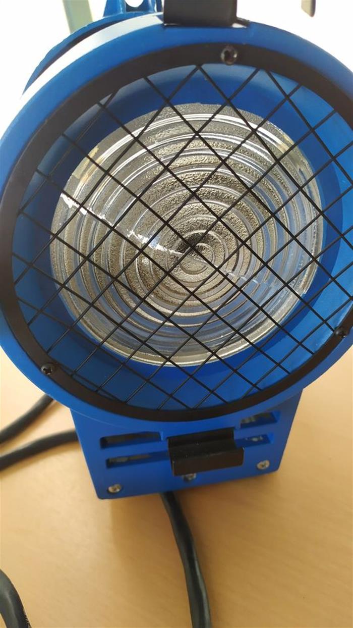 LUCE SPOTLIGHT STUDIO 650 W LENTE FRESNEL 3