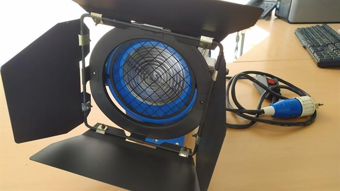 LUCE SPOTLIGHT STUDIO 650 W LENTE FRESNEL 4