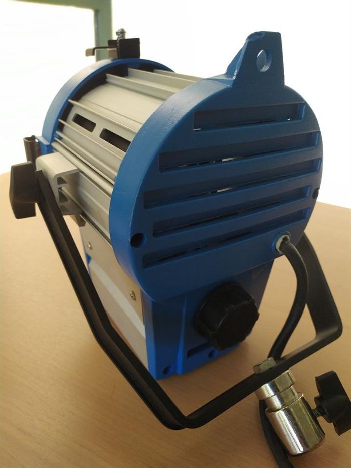LUCE SPOTLIGHT STUDIO 650 W LENTE FRESNEL 10
