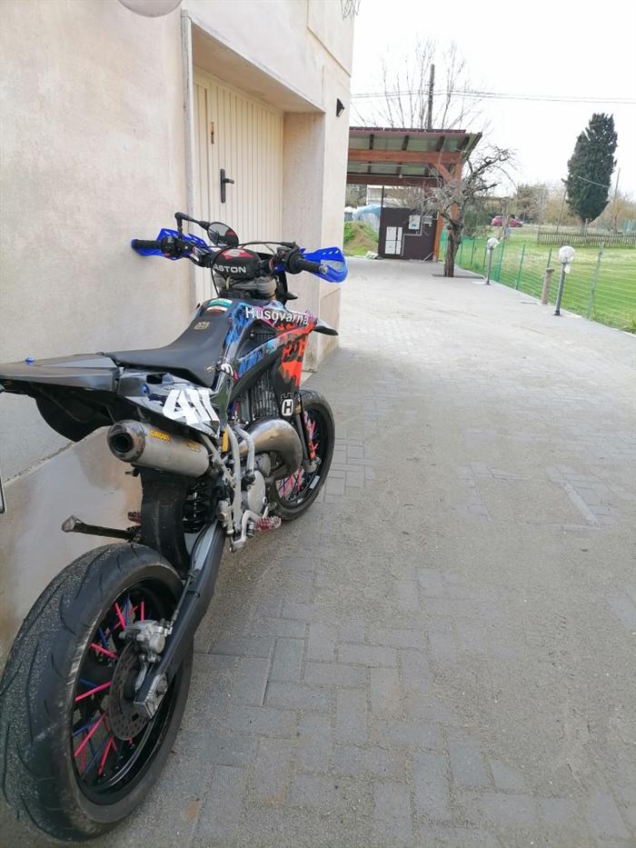 MOTO HUSQVARNA 125