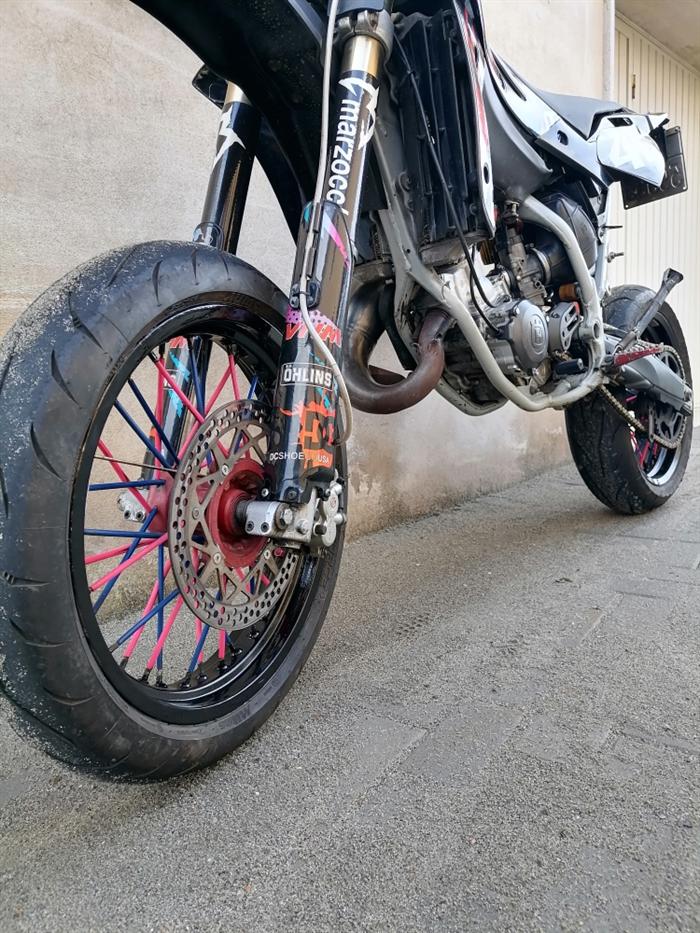 MOTO HUSQVARNA 125 4