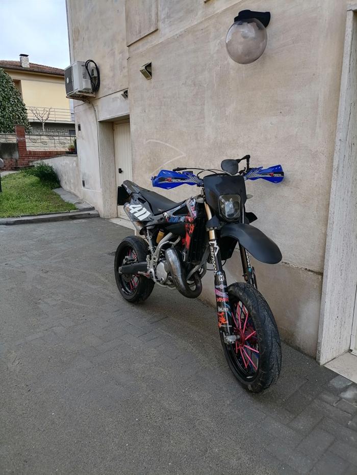 MOTO HUSQVARNA 125 6